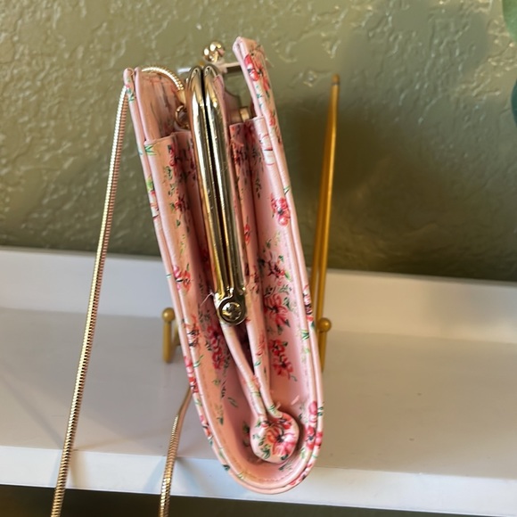 NWT Urban Expressions pink Floral Xbody - Picture 8 of 10